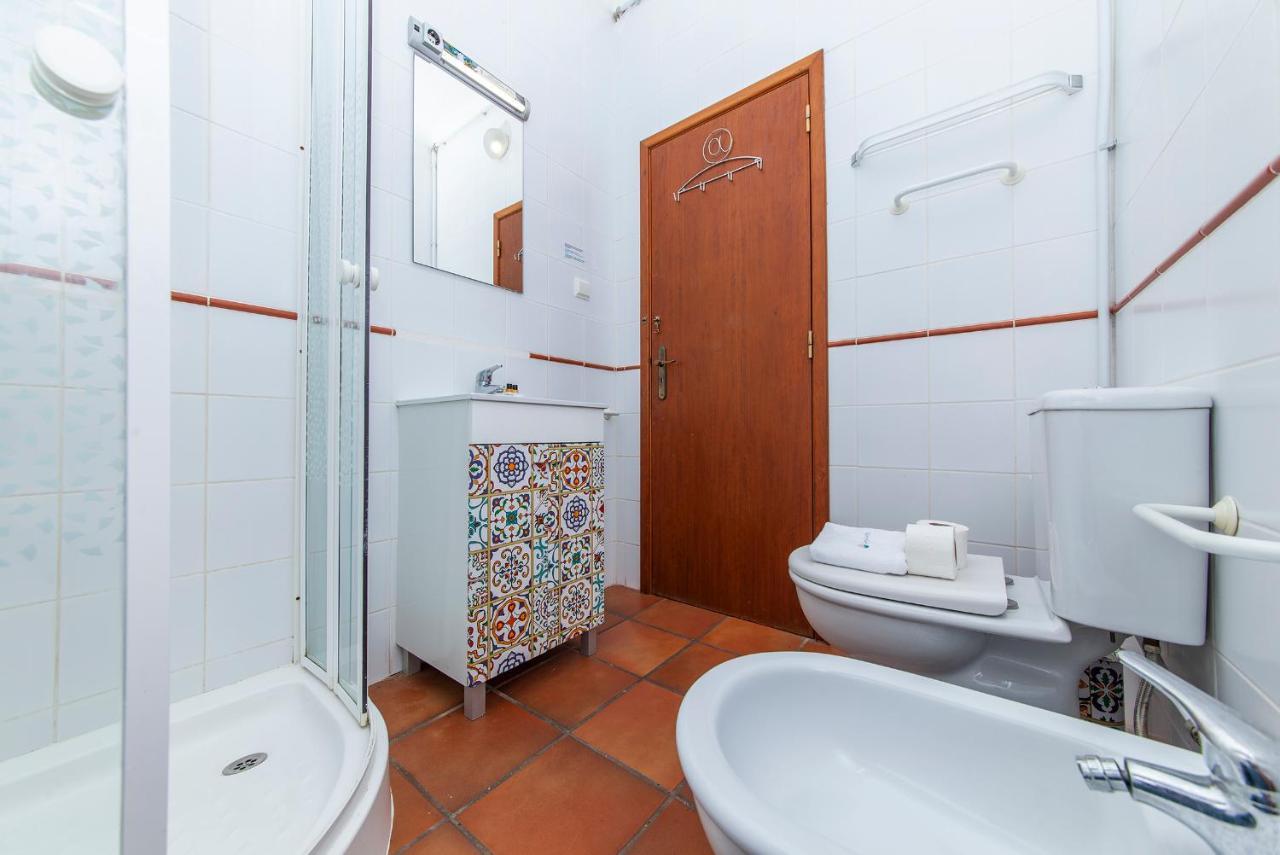 J - Casa Do Farol Guesthouse Лагос Екстериор снимка