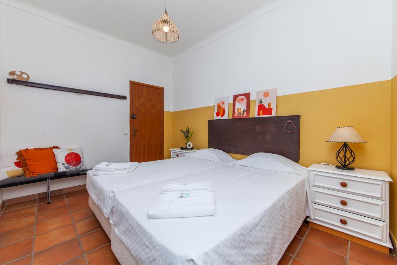 J - Casa Do Farol Guesthouse Лагос Екстериор снимка