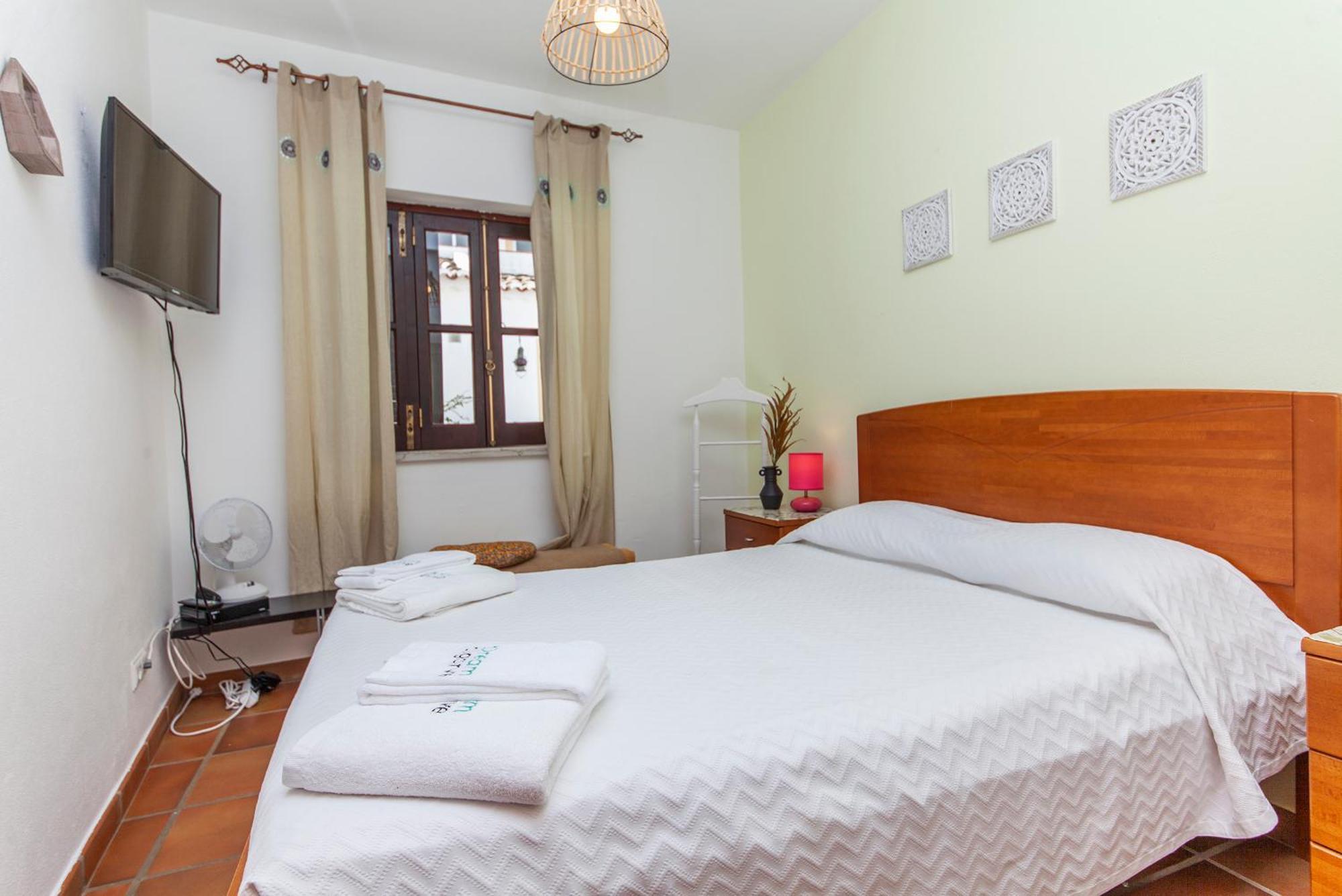 J - Casa Do Farol Guesthouse Лагос Стая снимка